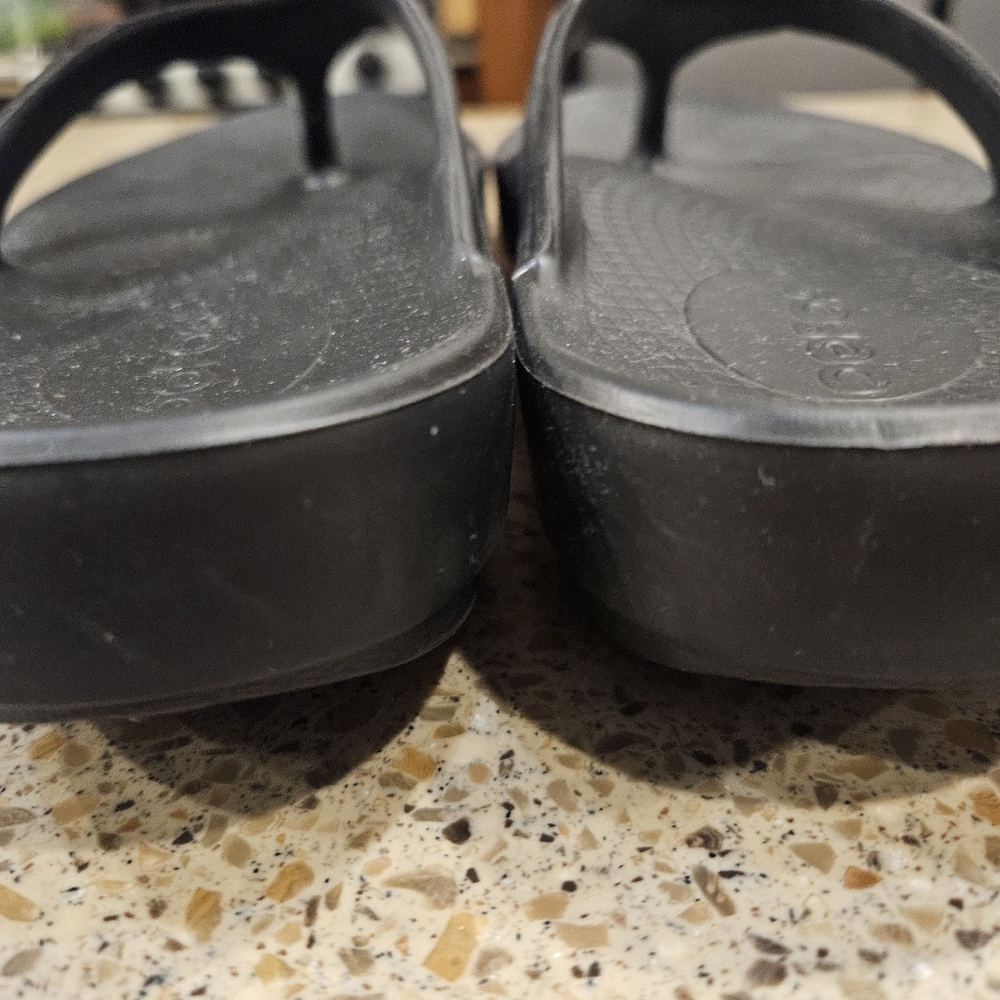 OOFOS SZ 8 OOLALA Black Sandal Thong Comfort Support Absorbs Impact - Picture 5 of 9